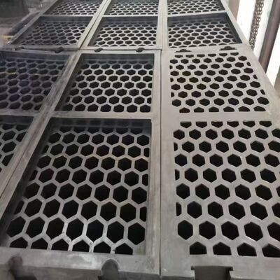 پنل لاستیکی مدولار 60*10 میلی‌متری با لاستیک مقاوم در برابر سایش بالا + قاب فولادی و الگوهای سوراخ‌کاری قابل تعویض