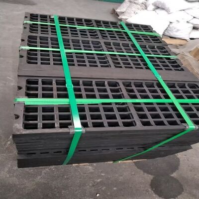 صفحه نمایش لاستیکی معدن 305 × 610mm با 80 سختی ساحل و سوراخ های برش برای پردازش معدن مرطوب
